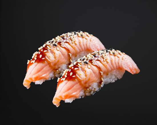 Nigiri with roasted salmon