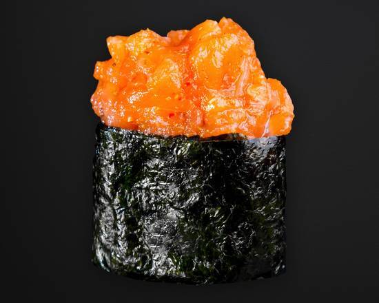 Gunkan Maki with Salmon Tartare