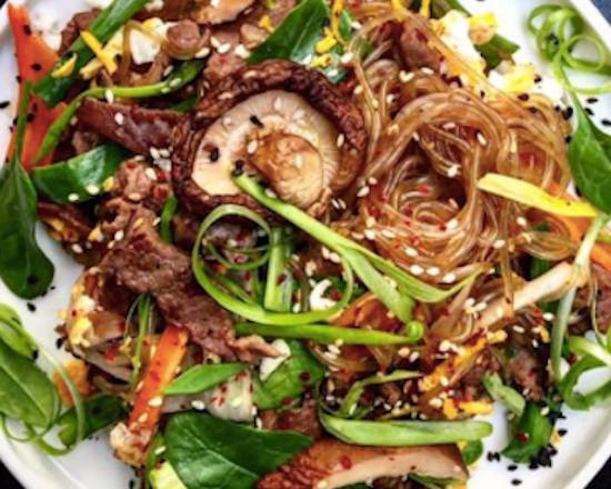 Japchae + zestaw banchan
