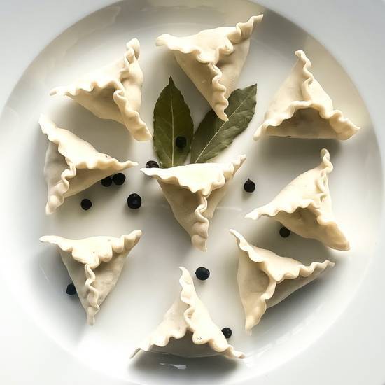 Pierogi jeleniem i jałowcem - 9 szt. (gotowane)