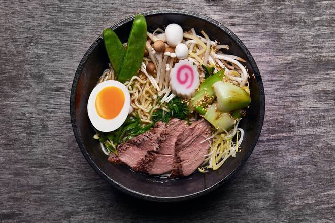 RAMEN SUKIYAKI Z WOŁOWINĄ